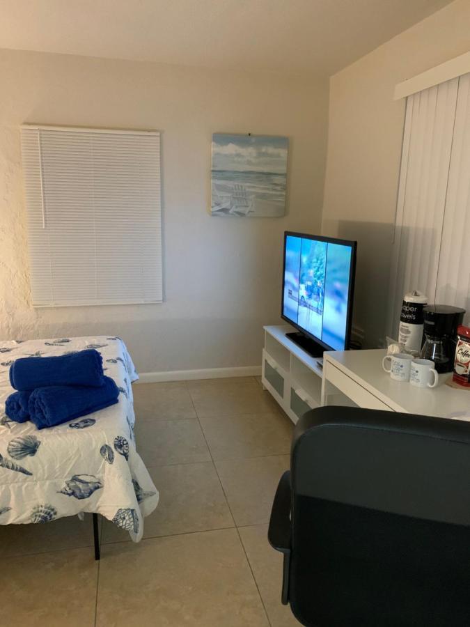 Cute, Cozy Mother-In-Law Suite In The Heart Of Μαϊάμι Εξωτερικό φωτογραφία